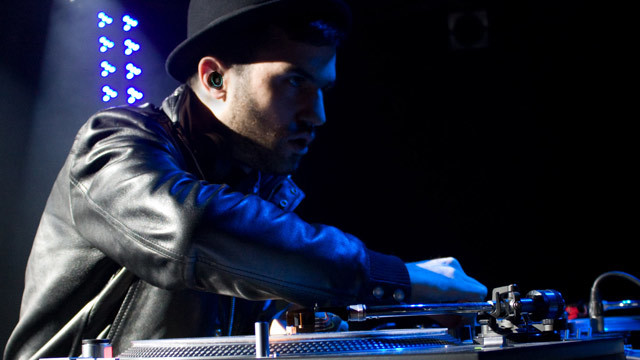 Dash_Wiresless_DJ_Headphone-640x360